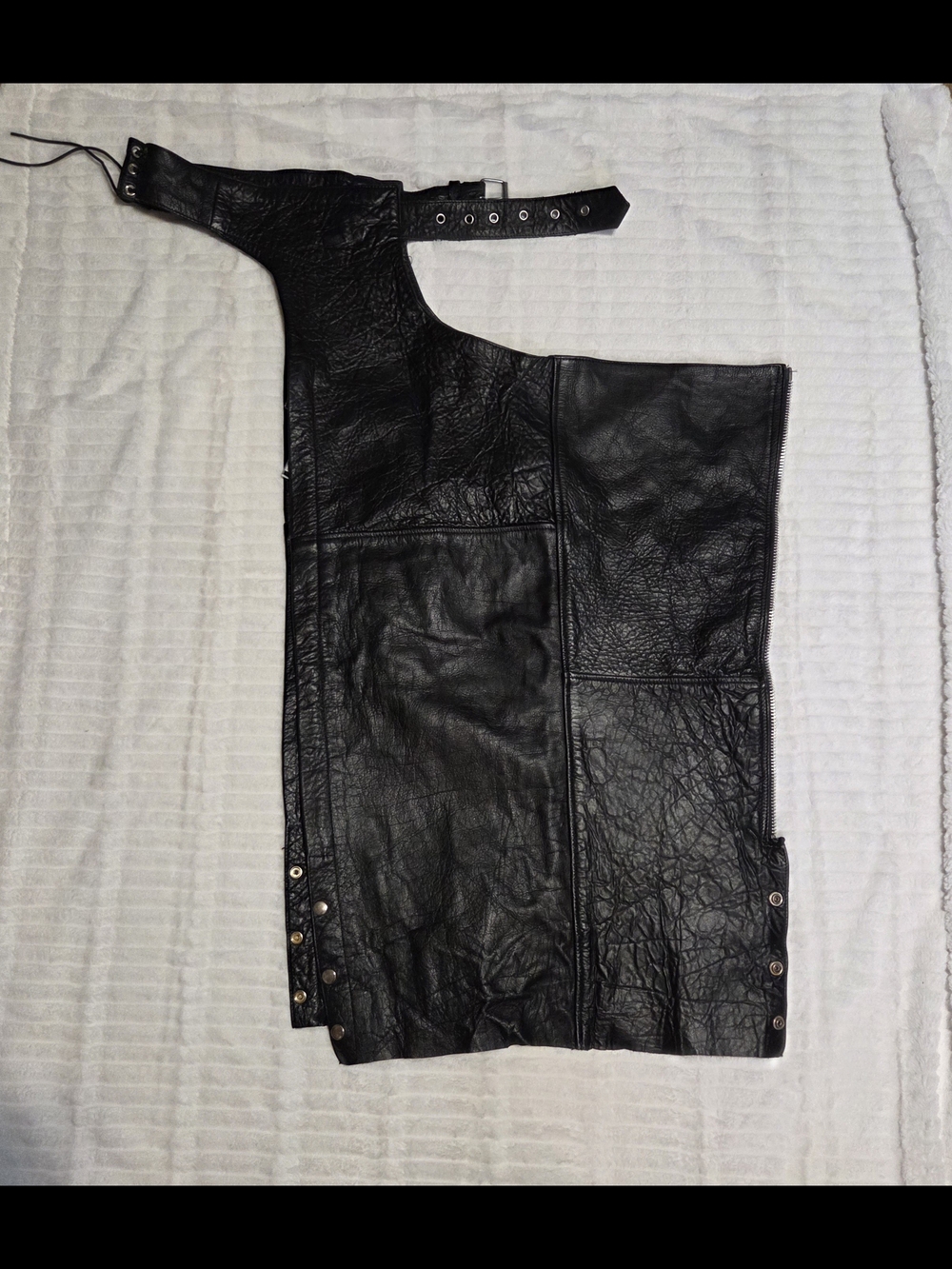 Small Unik Black Leather Chaps